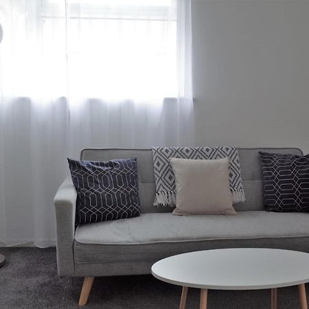 1 Bedroom Apartment With Free Parking ウェーマス エクステリア 写真