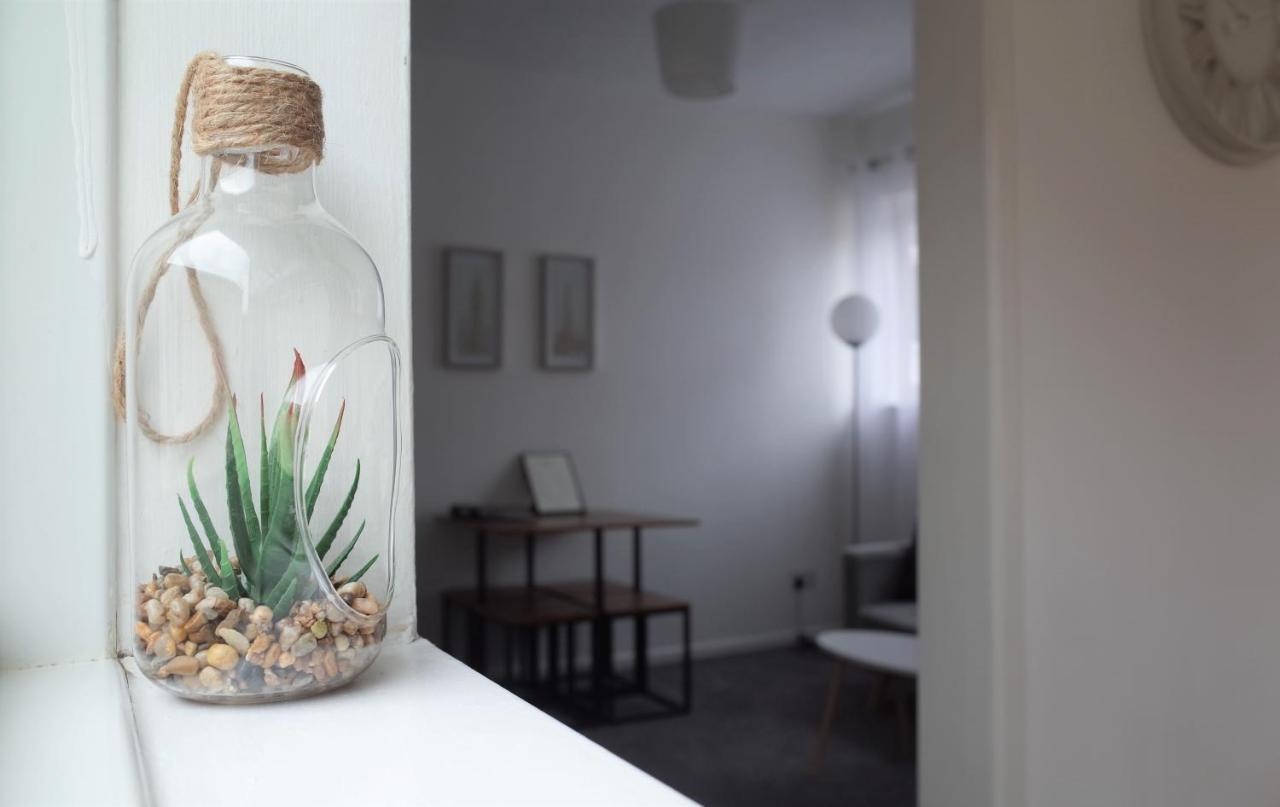 1 Bedroom Apartment With Free Parking ウェーマス エクステリア 写真